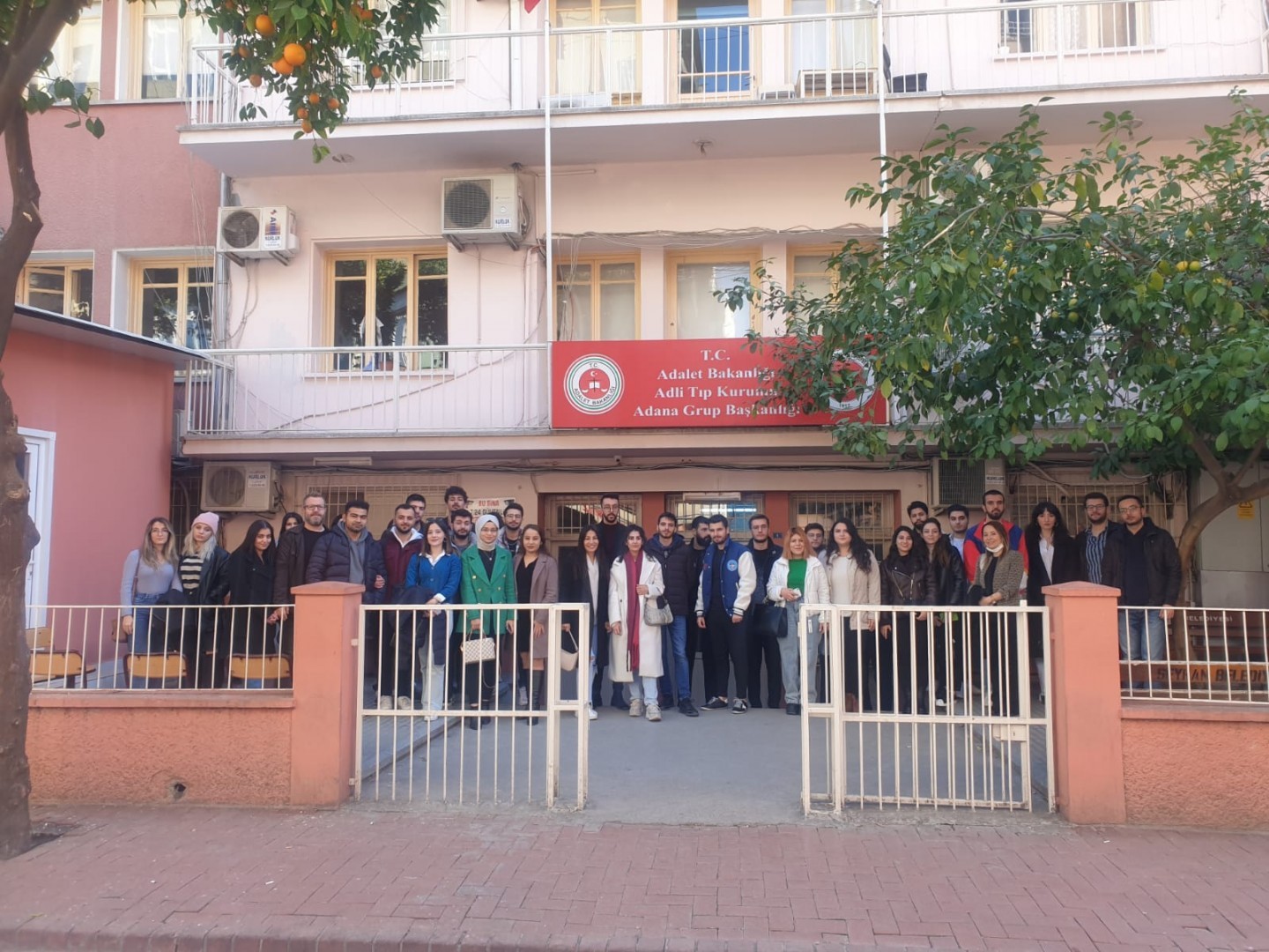 Hukuk Fakültesi 4. Sınıf Öğrencilerimiz Adli Tıp Dersi Kapsamında Adli Tıp Kurumu Adana Grup Başkanlığı'nda Uygulamalar Hakkında Bilgi Aldı